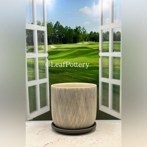 Greich Gray/Beige Ceramic Planter Pot with saucer attached - Picture 6 of 9